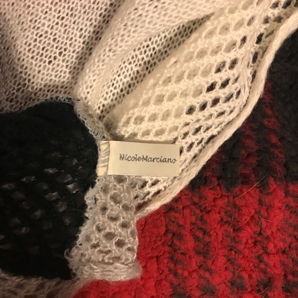 Nicole Marciano Scarf - Picture 4 of 5